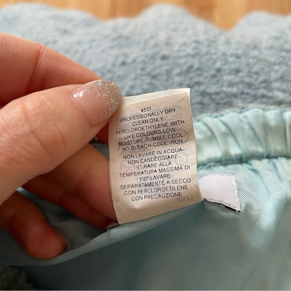 Moschino Cheap and Chic Blue Virgin Wool Tweed Pull On Pencil Skirt Size US 6 - Picture 9 of 10